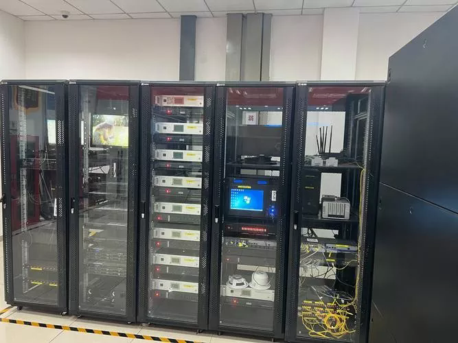 Wie verbessert ein Schwachstromschrank die Systemintegration?